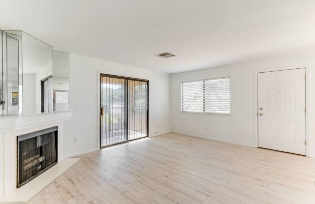 Stylish Remodeled 2-Bedroom Condo with Balcony photos photos