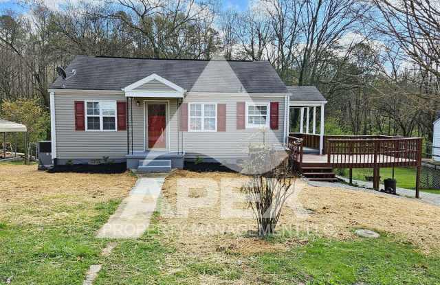 Renovated - Craftsman Style 2 Bd 1- Ba Single Family Home with garage in South Knox! photos photos