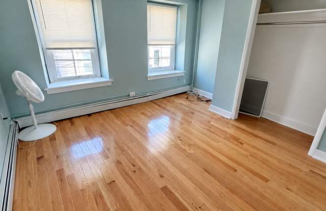 4714 Fowler Street - 1 Gallery 4