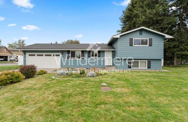 **Available July** 4 Bedroom Home In Spokane Valley photos photos