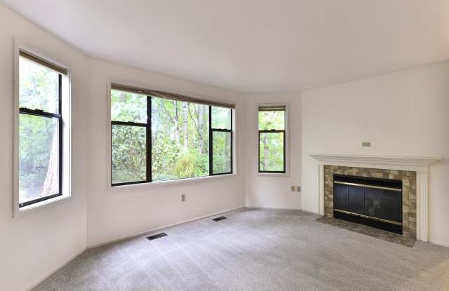 Application Pending - Gorgeous Spacious 2+ Bedroom 2 Bath Condo Providence Point Issaquah - 4071 220th Place Southeast, Issaquah, WA 98029