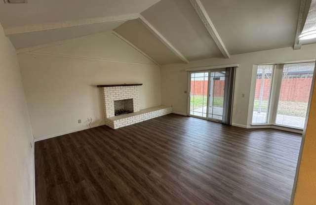 Reedley 3 Bedroom House - 721 East Ann Drive, Reedley, CA 93654