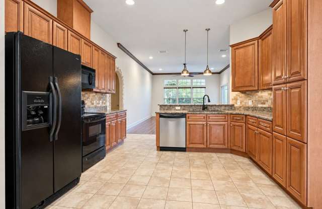 3 Bed 2 Bath Single Family Home in Turkey Creek! Gallery 4