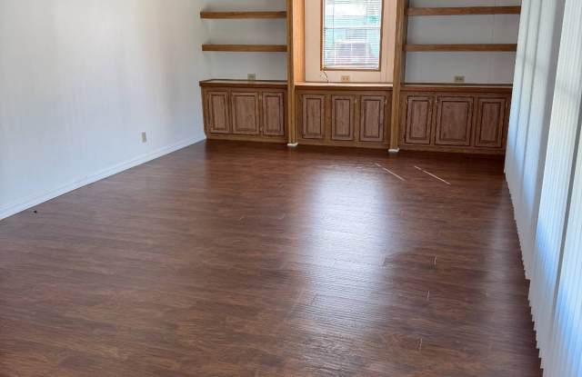 450 Country Oaks Gallery 3