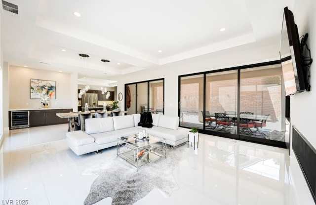 19 Garden Rain Drive Gallery 4