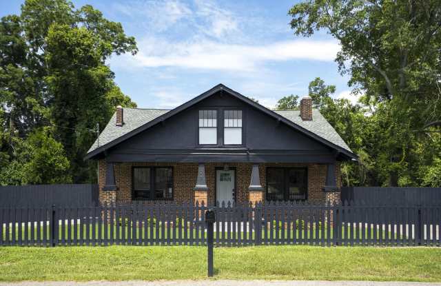 227 Kershaw Street NE - 227 Kershaw Street Northeast, Aiken, SC 29801