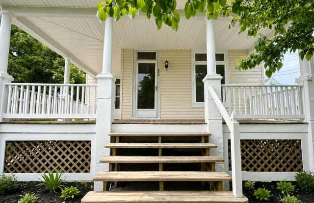 Classic Charm Meets Modern Updates in This Spacious Home ✨ photos photos