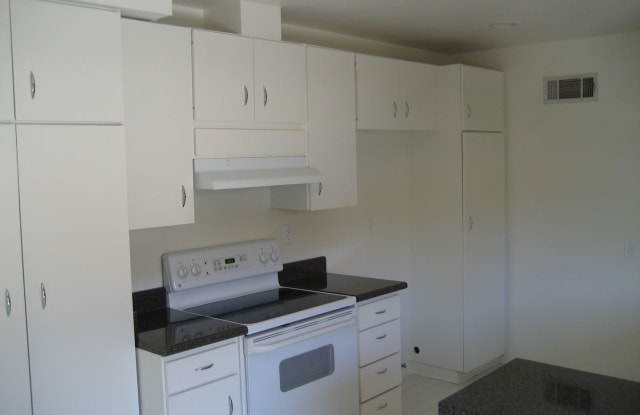 16306 Village 16 Gallery 2