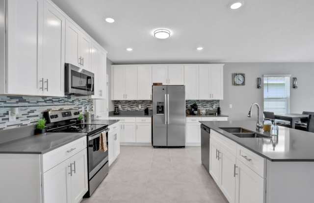 5 Bedrooms in Preserve at LPGA!! Gallery 4