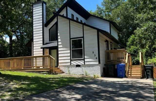 534 Coronation Drive photos photos