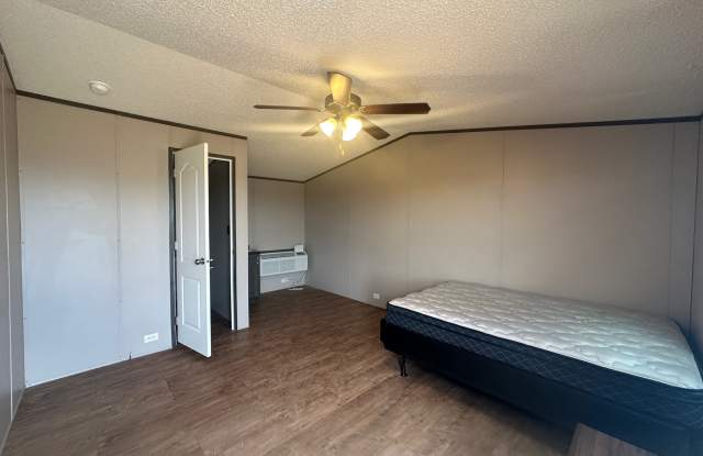 4906 South County Road 1200Unit B Gallery 2