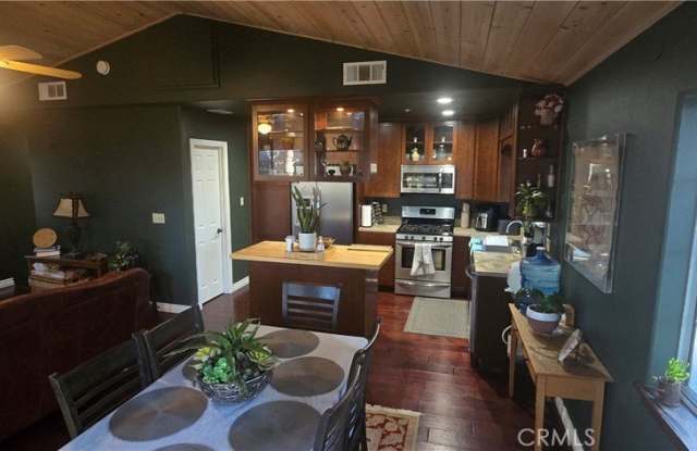 27607 Oak Knoll - 27607 Oak Knoll Drive, Lake Arrowhead, CA 92385