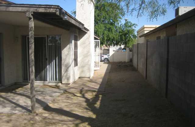 949 E. WAHALLA LANE Gallery 3