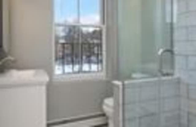 205 W Springfield St Apt 2 Gallery 4