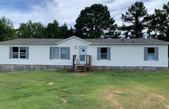 Nice 3 Bed 2 Bath Home! Available Now! - 12453 Maple Street, Moundville, AL 35474