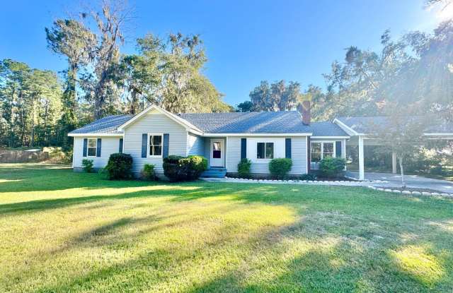 1st month FREE!!! Midway Home Offering lots of space!! - 443 Martin Road, Midway, GA 31320