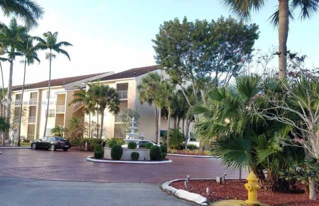 15295 SW 107th Ln - 15295 Southwest 107th Lane, The Hammocks, FL 33196