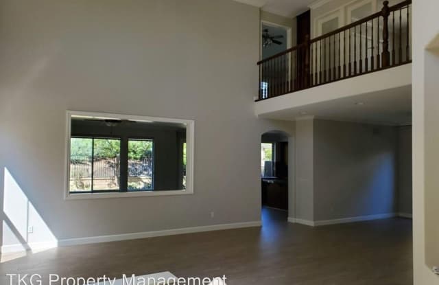 27746 Homestead Road Gallery 4