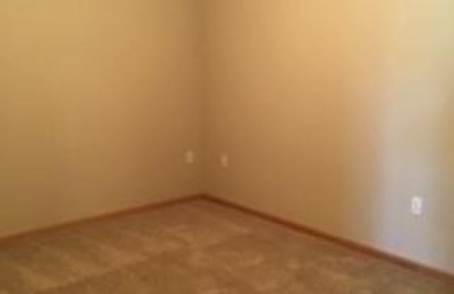 906 NE Deer Creek Dr Gallery 3