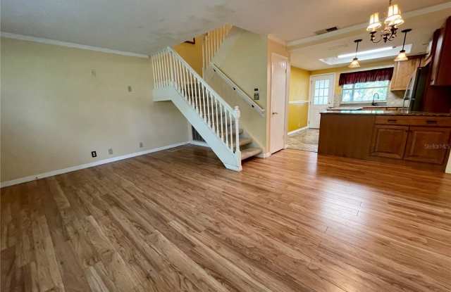 14803 LAKE FOREST Drive Gallery 4