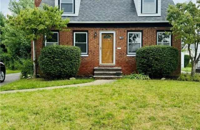 3657 Pennington Road - 3657 Pennington Road, Shaker Heights, OH 44120