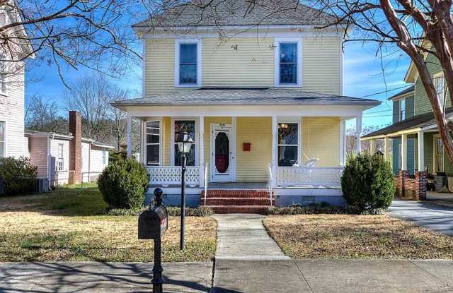 3 Bedrooms, 2 Bathrooms - Home close to Downtown Rome! - 1000 Avenue A Northeast, Rome, GA 30165