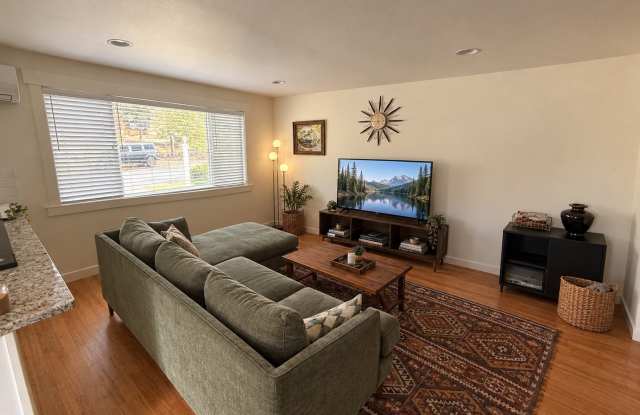 YOUR PERFECT LITTLE HOME AWAITS!! Gallery 3