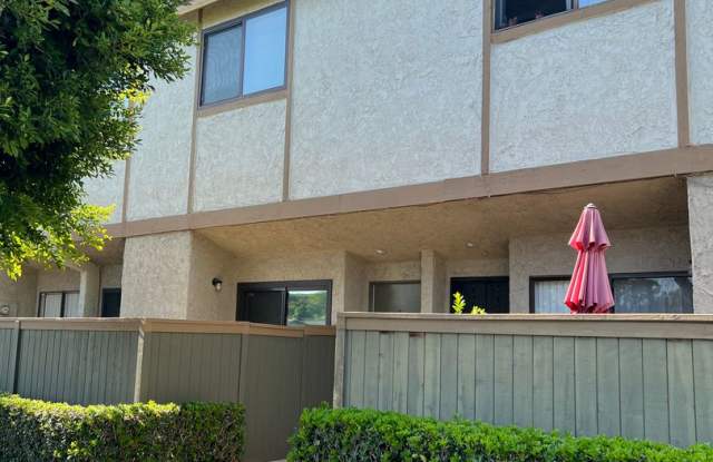 Beautifully Remodeled 2 Bed 1.5 Bath Townhome in Orange! photos photos Beautifully Remodeled 2 Bed 1.5 Bath Townhome in Orange! photos photos