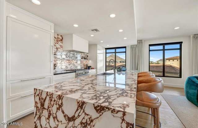7181 E Camelback Road Gallery 4