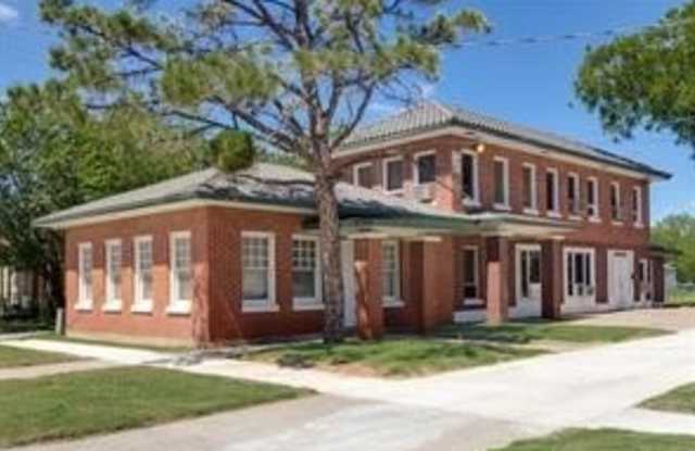 802 Orange Street Gallery 2