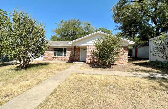 Valley Mills - Quiet Street 3/1 with detached 2 car garage photos photos