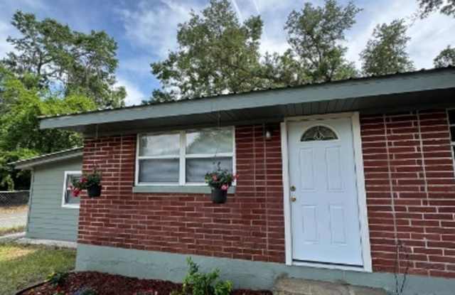 New Unit for Rent! - 1903 Northwest 31st Place, Gainesville, FL 32605