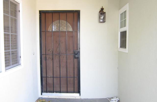 1404 West Pear Avenue Gallery 3