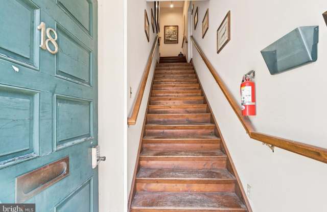 16 W BOSCAWEN Street Gallery 3