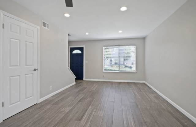 Live the Coastal Dream in Huntington Beach – Modern 2-Bedroom End-Unit Townhome Gallery 4