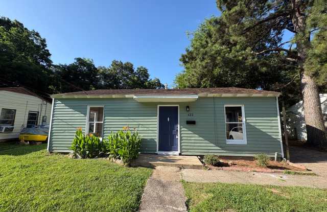 Beautiful 3 bedroom/1 bath fully remodeled home with Central Air & Heat. photos photos Beautiful 3 bedroom/1 bath fully remodeled home with Central Air & Heat. photos photos