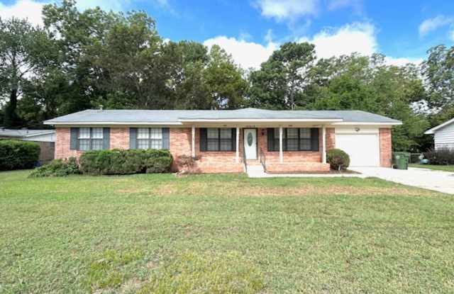 $500 Move In Special-or-$100 off monthly rent for a 2-year lease!!Charming home in a great neighborhood! photos photos