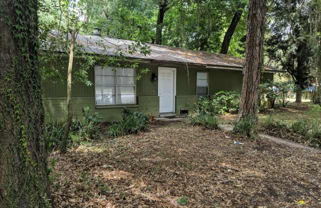 4-bedroom, 2-bath home on University Ave next to UF photos photos