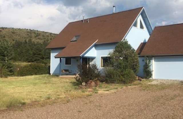 wonderful 3 bedroom home in serene setting photos photos
