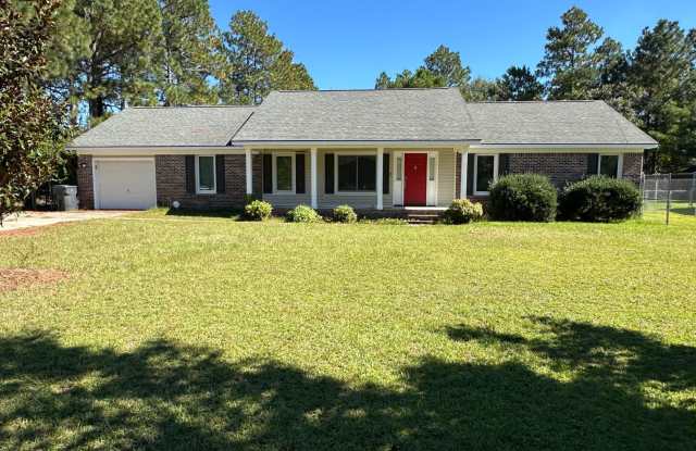 3 Bedroom, 2.5 Bath Home off Parkton Rd in Hope Mills. Gallery 1