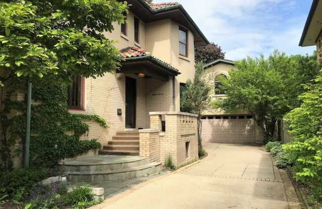 1511 Franklin Avenue Gallery 2