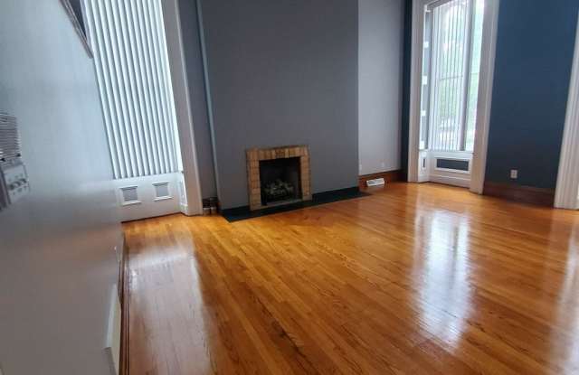 1130 W North Ave photos photos