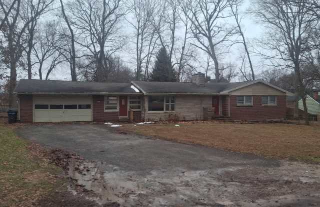 206 Oak Hill Dr - 206 Oak Hill Drive, Danville, IL 61832