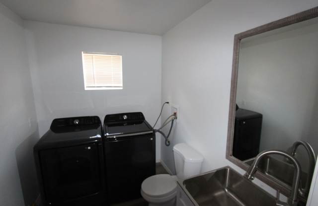Price Improvement & $300 Move-In Special | Modern East Flagstaff Home with Loft, A/C & 2-Car Garage Gallery 4