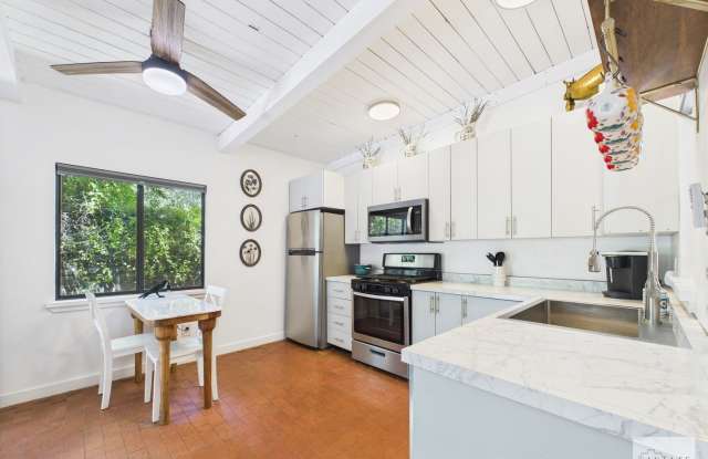 Fully Furnished 1 Bedroom Condo photos photos