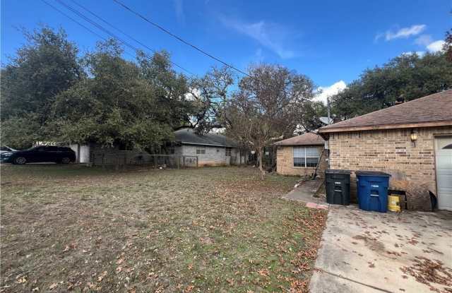 570 Beverly Lane - 570 Beverly Lane, New Braunfels, TX 78130