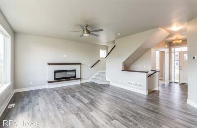 5111 155th Street Gallery 3