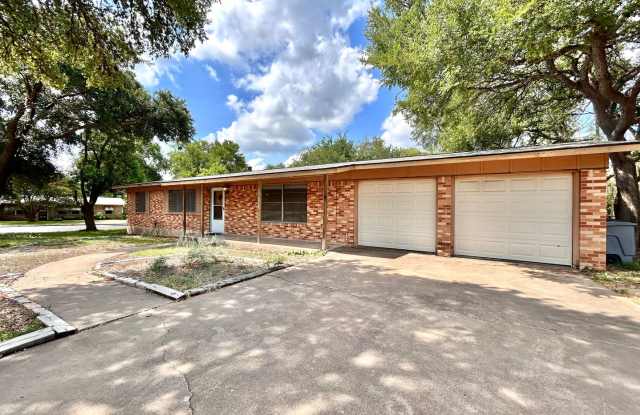 3 Bed, 2 Bath Home – Fully Equipped  Move-In Ready! photos photos