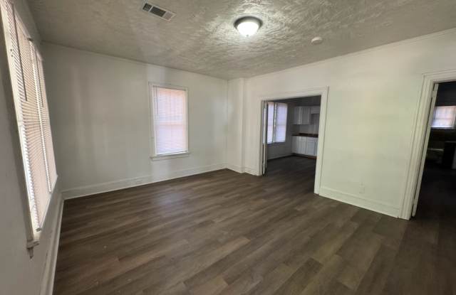 1124 West Lincoln Avenue Gallery 2