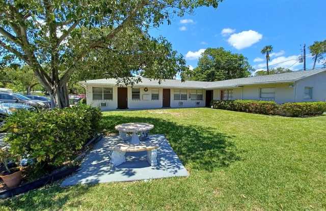 1433 SW 24th Ct photos photos